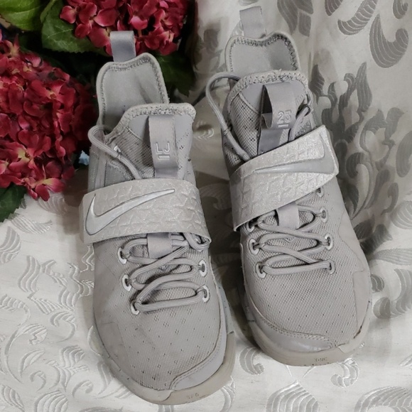 lebron shoes size 8